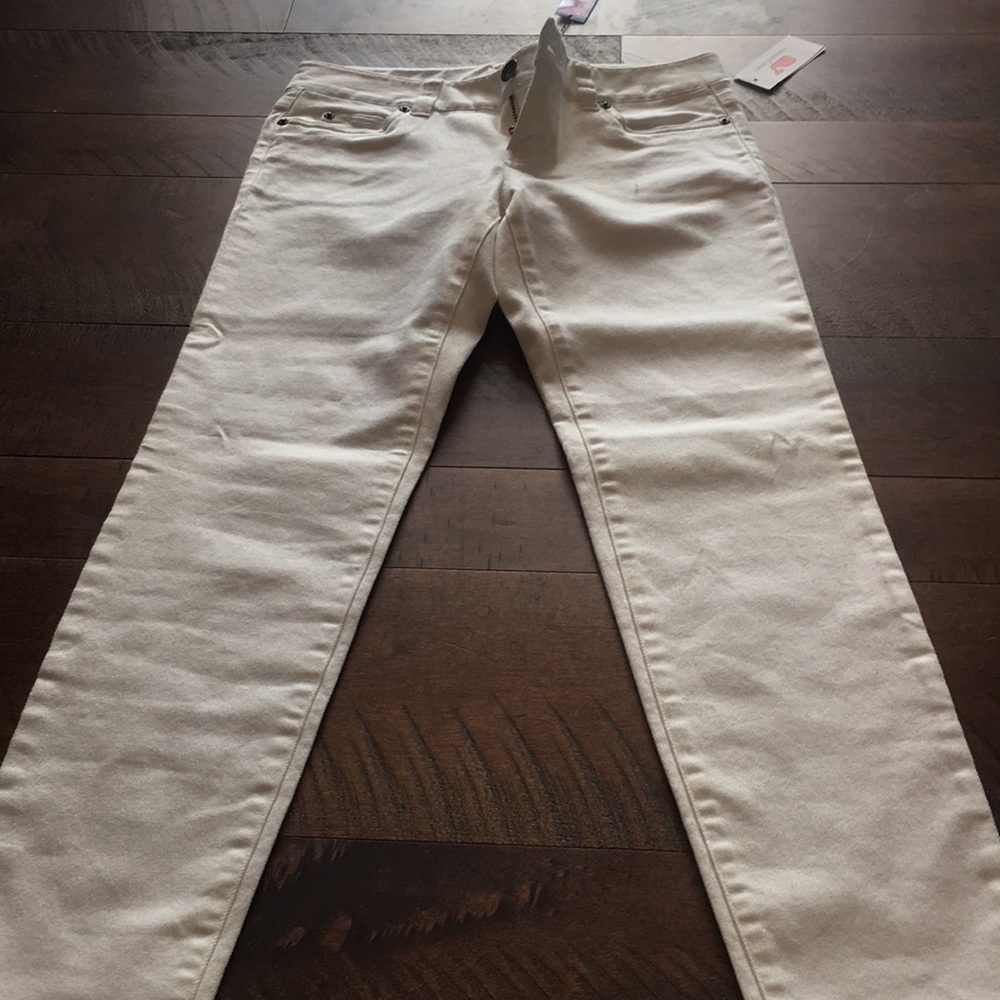 Vineyard Vines white denim